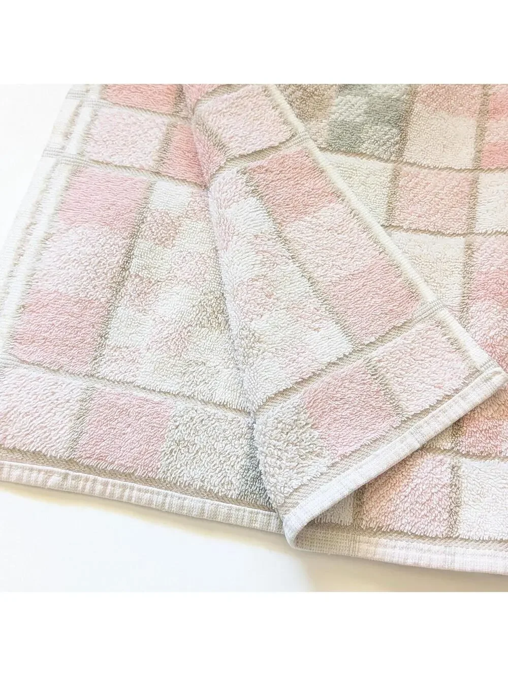 1980s Vintage Bath Towel with Pastel Pink Grid Pattern